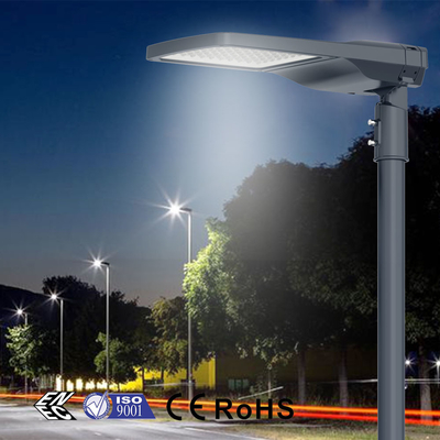 Installazione all'aperto urbana di orizzontale della lampada di via della città commerciale