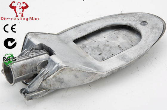 l'alloggio all'aperto dell'iluminazione pubblica del LED con l'universale piacevole di progettazione ha usato il materiale dell'alluminio 102