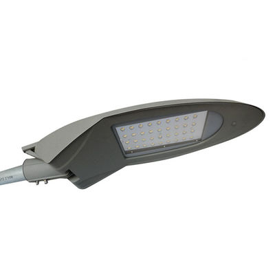 Alti lumi di iluminazioni pubbliche all'aperto del LED